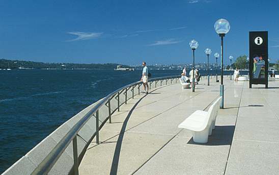 Hinter der Oper am Hafen